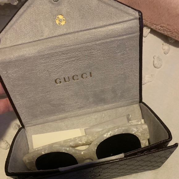 Gucci Pearl White Round Sunglasses with Black Lenses main image 9